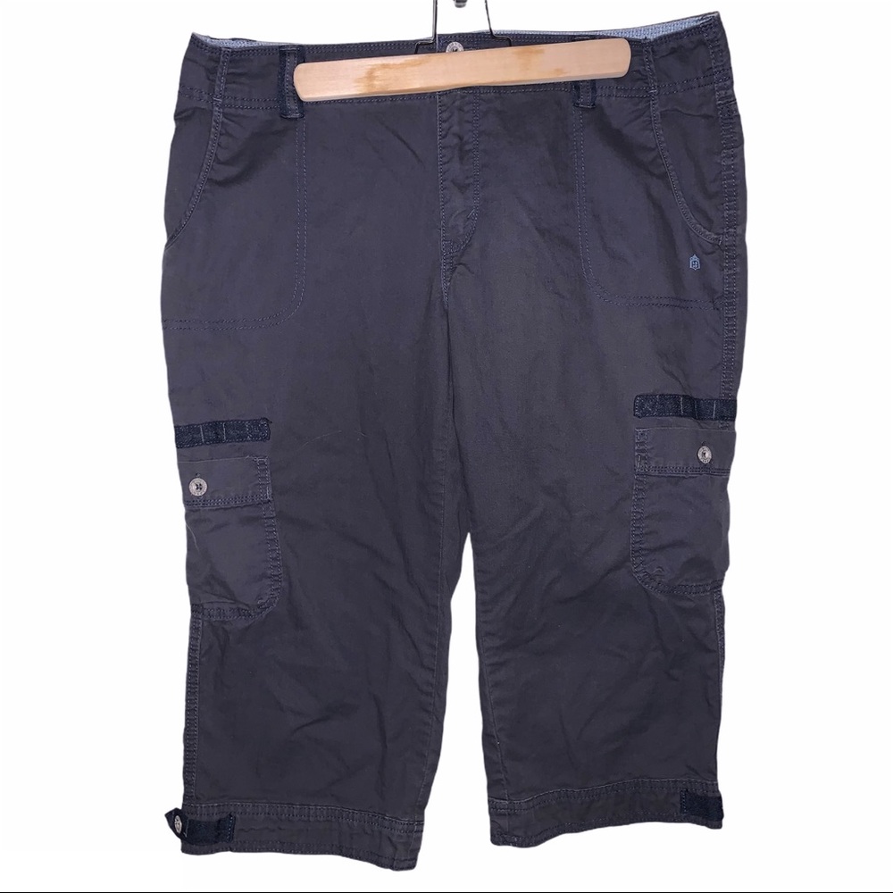 Y2K Levi’s Dark Navy Blue Capri Cargo Pants